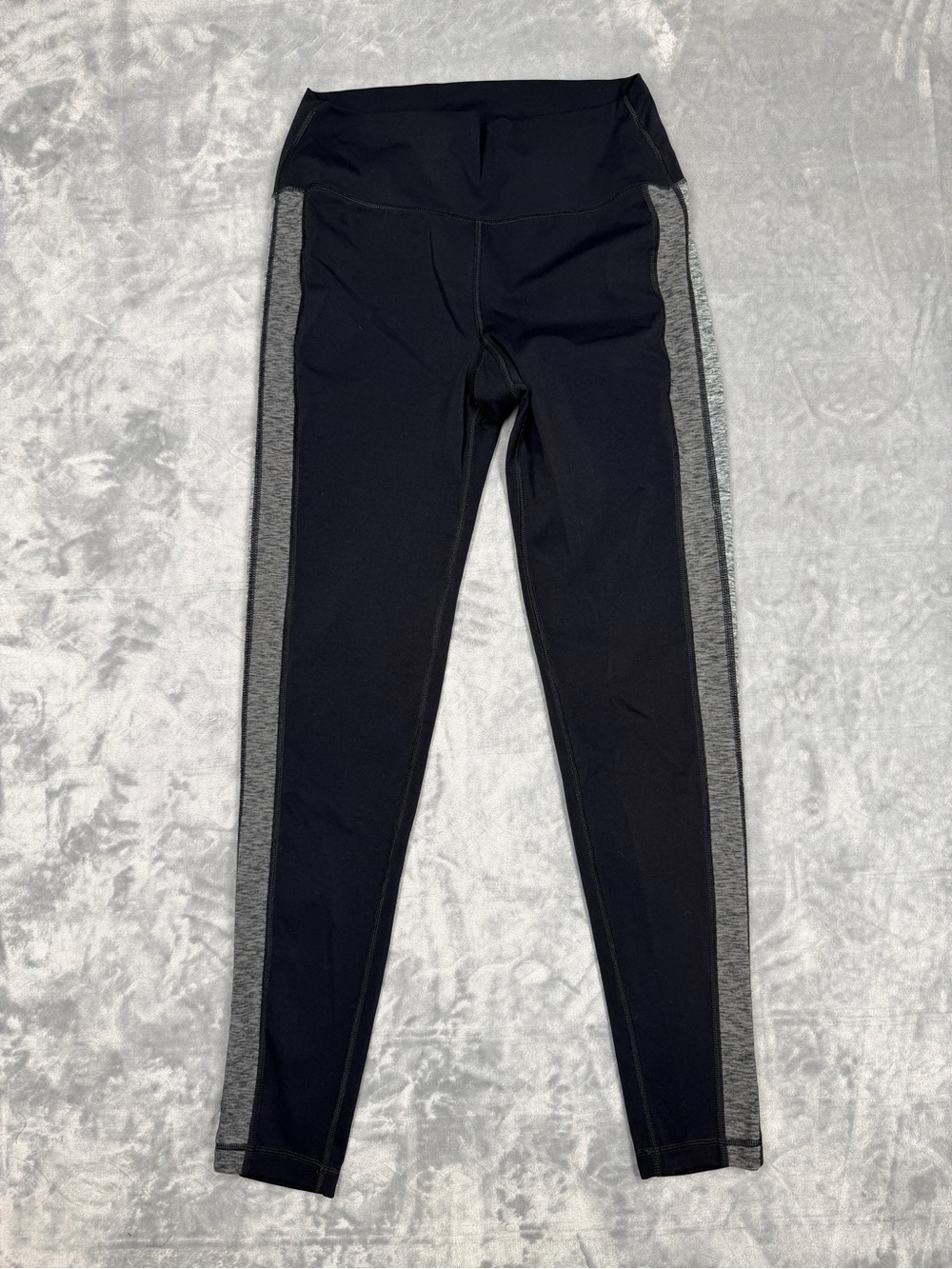 Vuori Black Performance Leggings with Dark Gray Panels